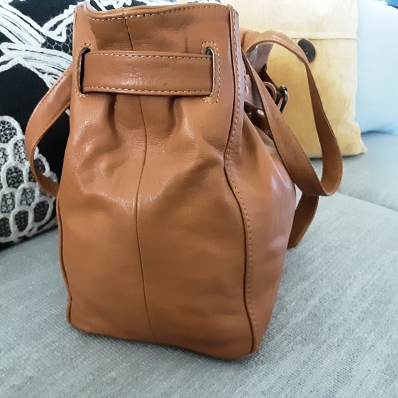 Wanderers Travel Co Madrid Handbag - Large Size Tan Leather - Picture 11 of 12